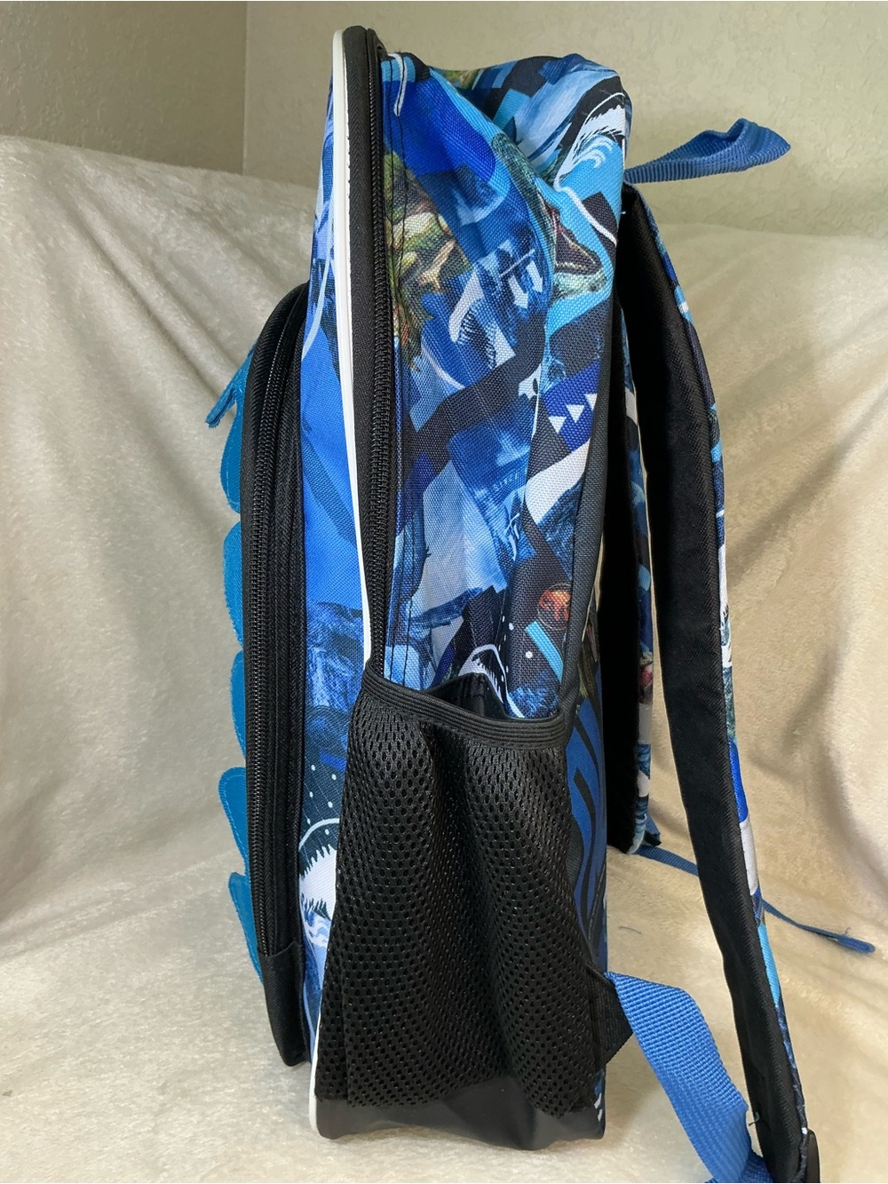 NEW! Universal Studio Jurassic World Boy’s 17" Laptop Blue Backpack NWT - Picture 7 of 13